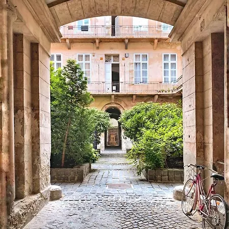 Bpr Auric * Budapest